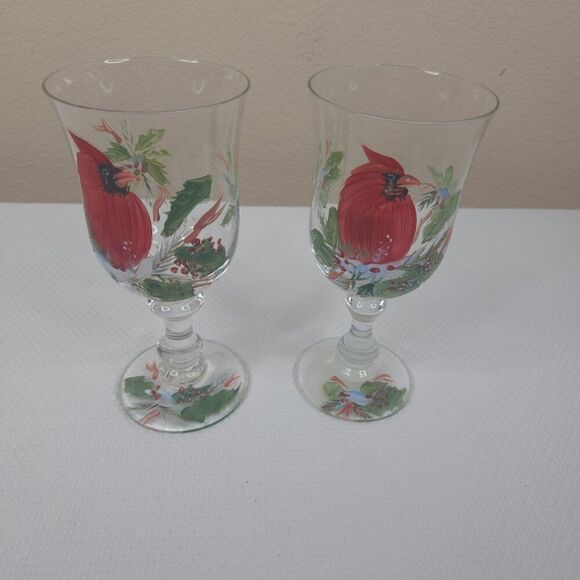 Set Of 2 Hand-Painted Cardinal Wine Glasses Goblets Festive Holly Design - Picture 3 of 6